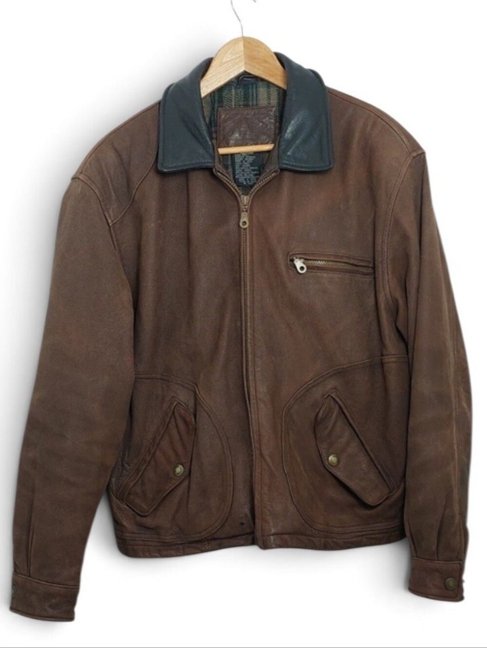 St John's Bay Men's Size Medium Brown Leather Jacket Black Collar Bomber Vintage